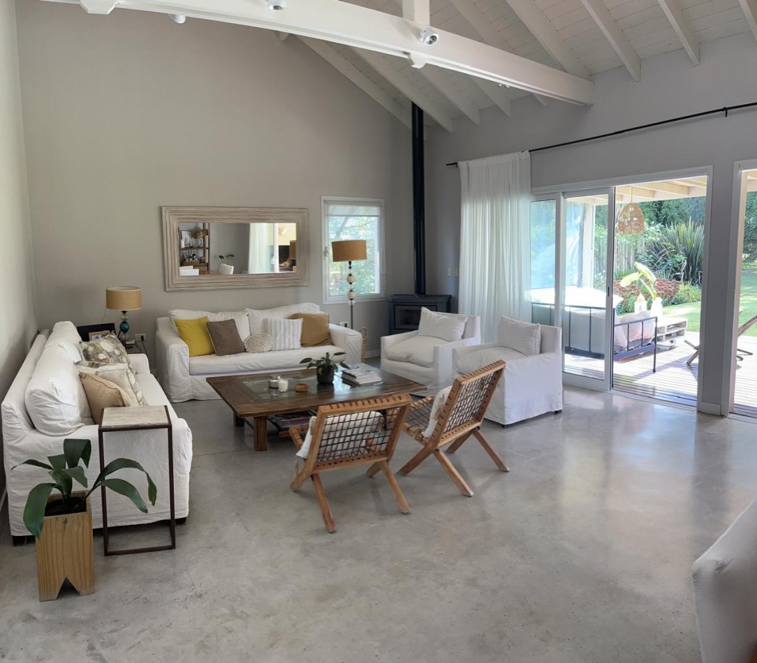 CASA EN VENTA 4 AMB CON PISCINA EN RUMENCO