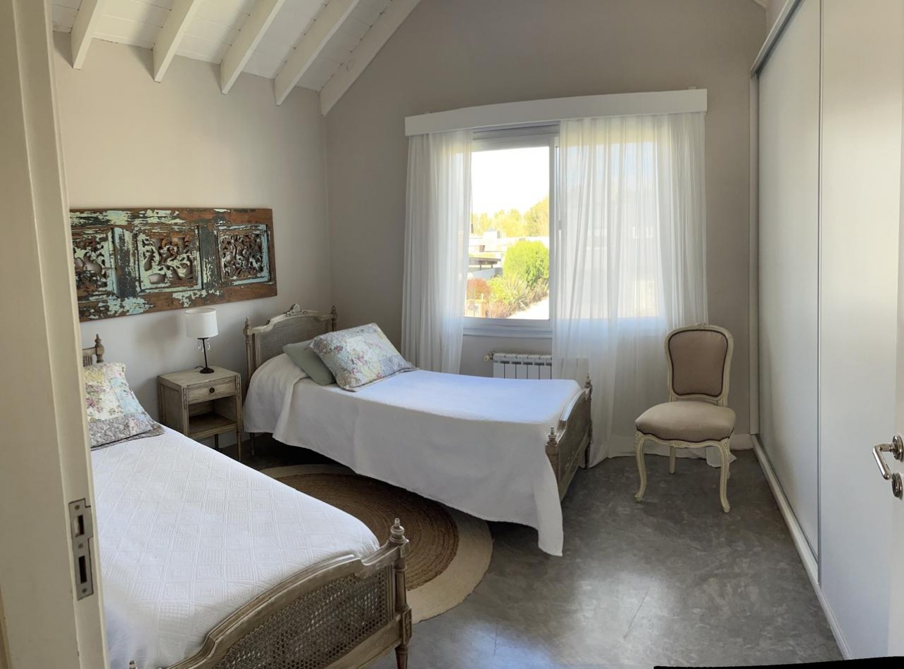 CASA EN VENTA 4 AMB CON PISCINA EN RUMENCO