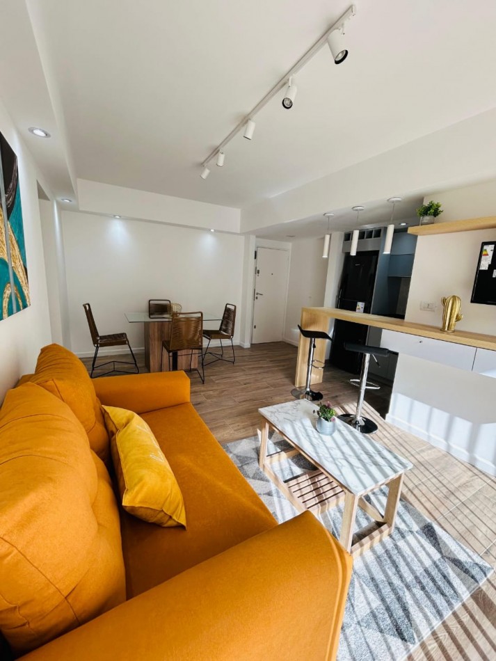 DEPARTAMENTO 2 AMB AL FRENTE CON BALCON VISTA LATERAL AL MAR PLAZA COLON