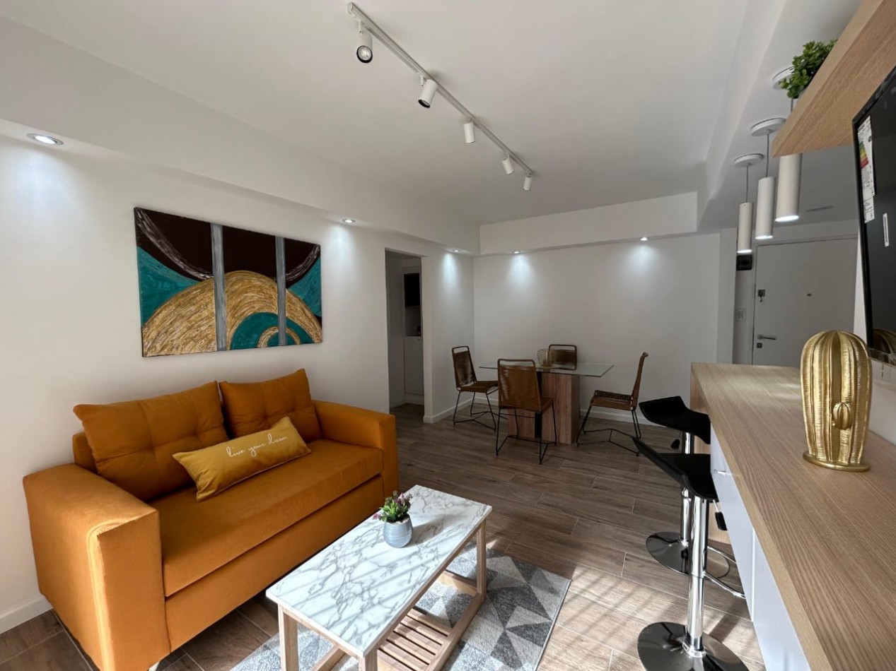 DEPARTAMENTO 2 AMB AL FRENTE CON BALCON VISTA LATERAL AL MAR PLAZA COLON