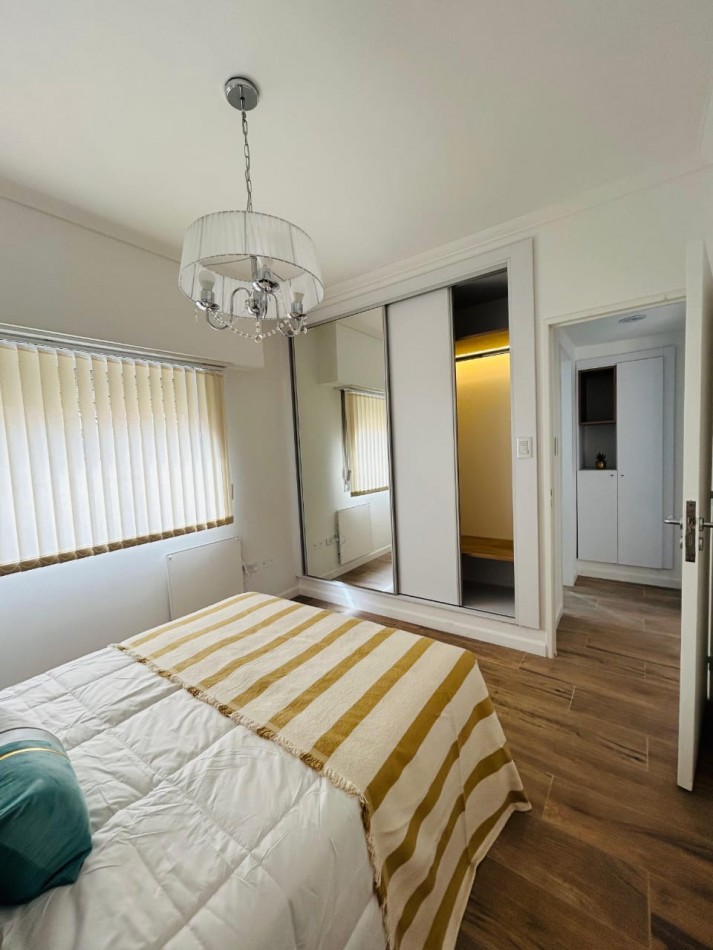 DEPARTAMENTO 2 AMB AL FRENTE CON BALCON VISTA LATERAL AL MAR PLAZA COLON