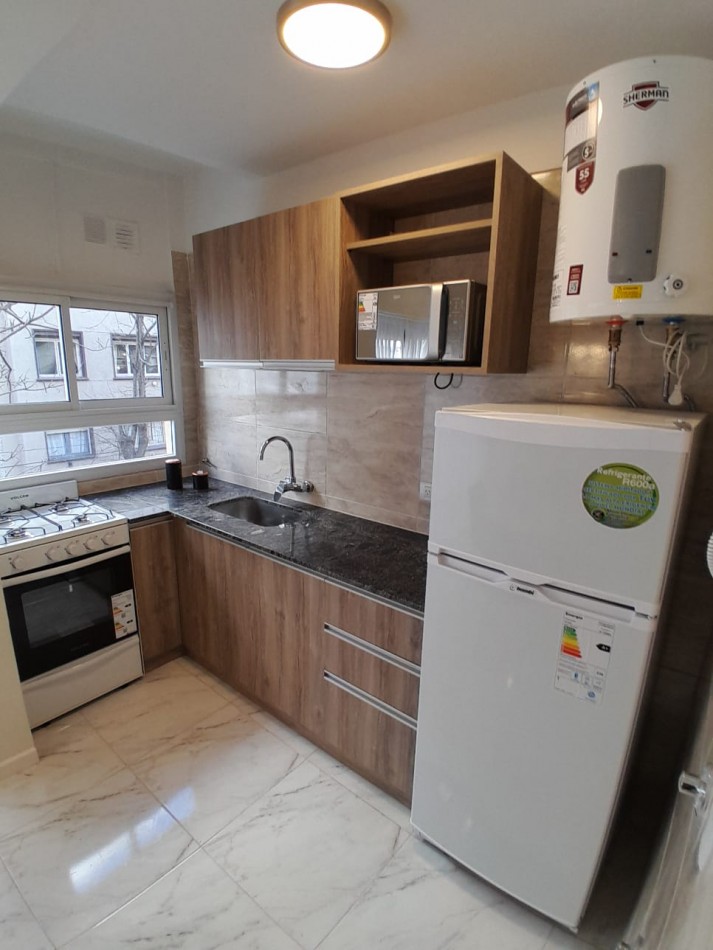 IMPERDIBLE!!! MONOAMBIENTE EXTERNO CON BALCON SALIENTE PLAZA COLON