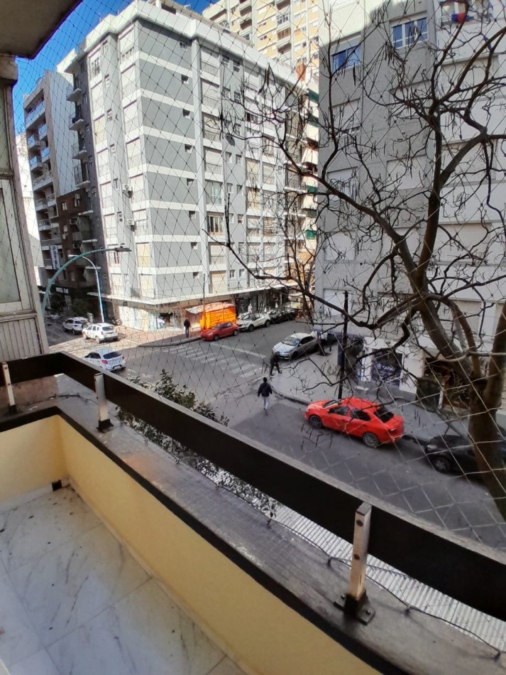 IMPERDIBLE!!! MONOAMBIENTE EXTERNO CON BALCON SALIENTE PLAZA COLON