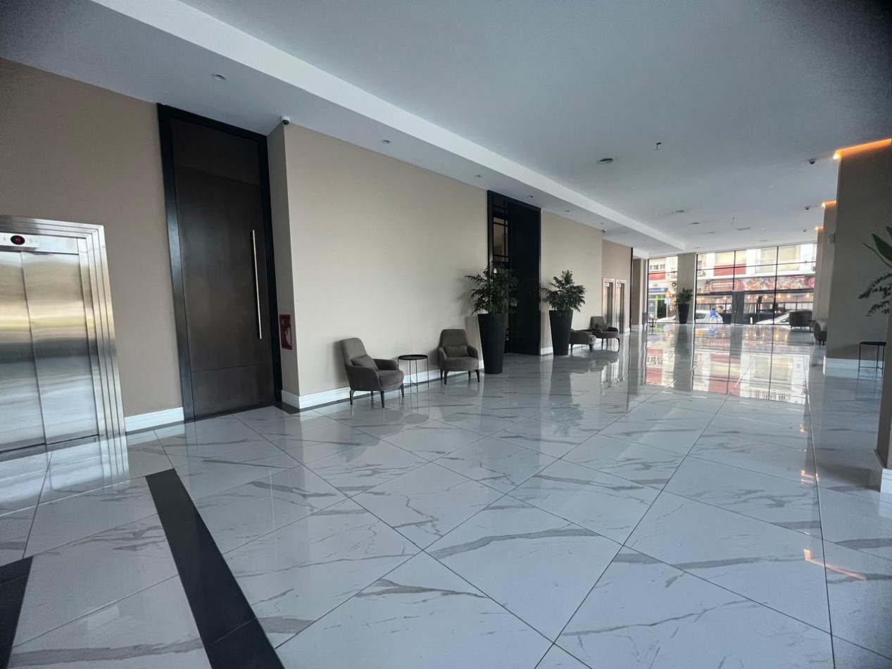 EDIFICIO NOVECCENTO!!! DEPTO 2 AMB C VISTA PANORAMICA FRENTE A PLAZA COLON