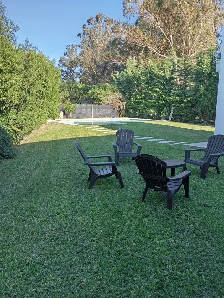 ALQUILER 24 MESES CASA CON PISCINA EN ARENAS DEL SUR