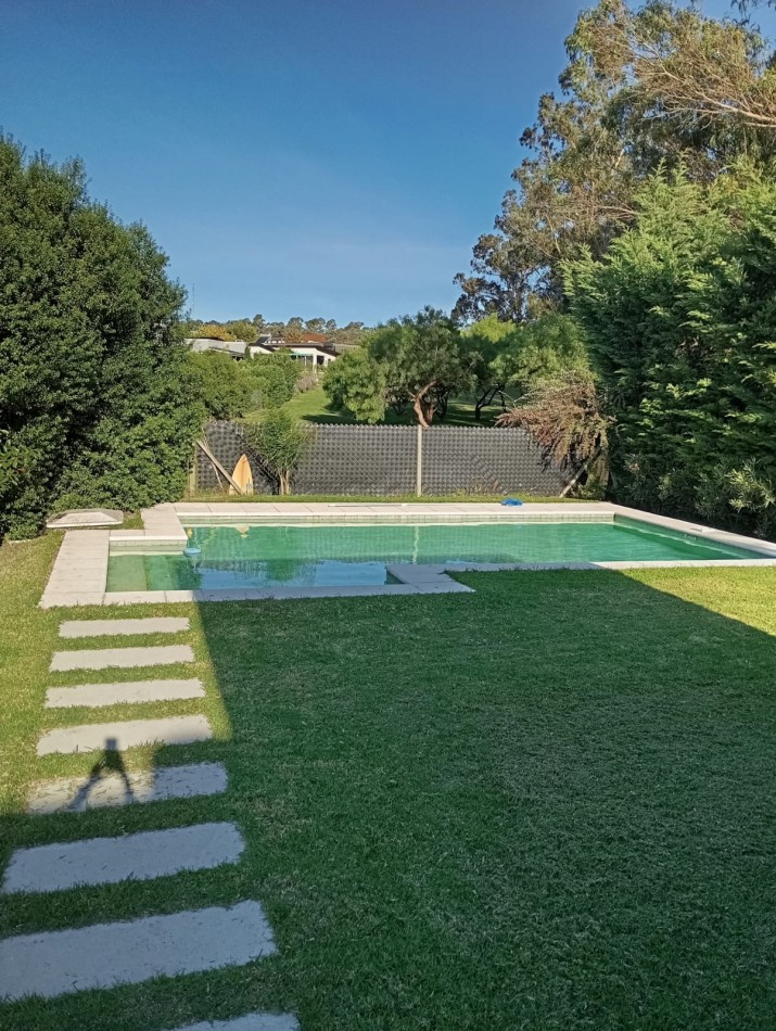 ALQUILER 24 MESES CASA CON PISCINA EN ARENAS DEL SUR
