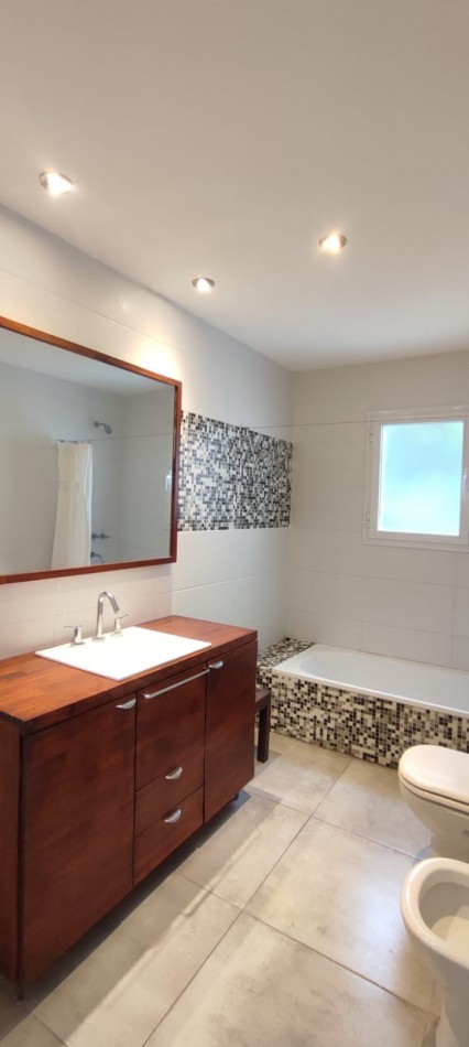 ALQUILER 24 MESES CASA CON PISCINA EN ARENAS DEL SUR