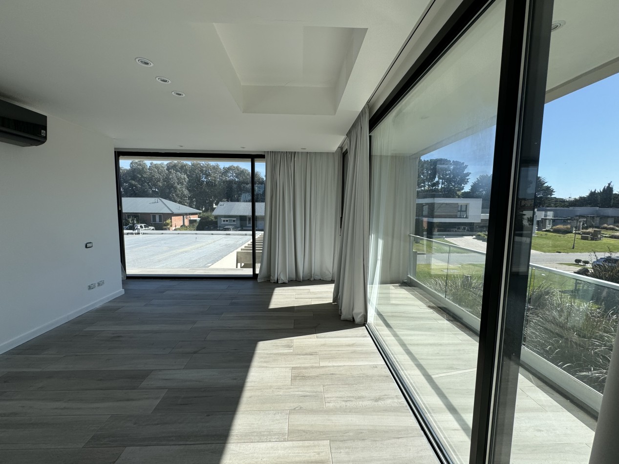 VENTA EN RUMENCO MODERNA CASA 4 AMB CON PISCINA