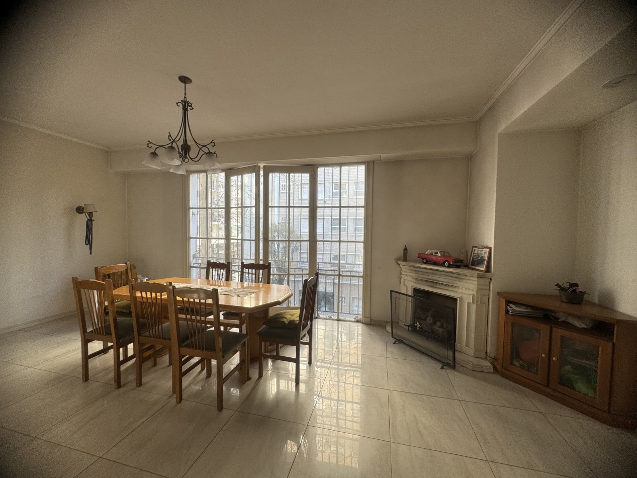 VENTA DEPARTAMENTO 3 AMB CON ESCRITORIO Y 2 ESPACIOS DE COCHERA PLAZA COLON