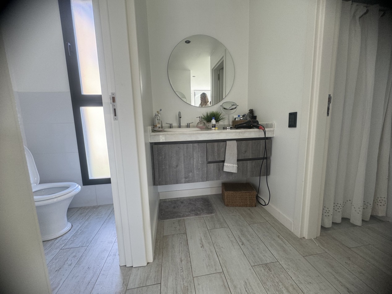EXCELENTE CASA EN VENTA CON PISCINA EN ARENAS DEL SUR