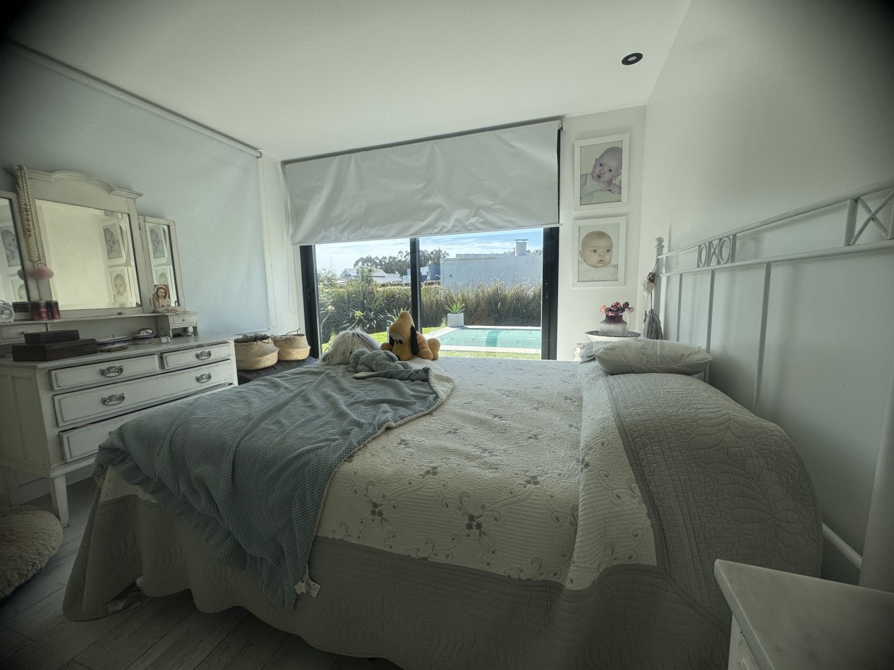 EXCELENTE CASA EN VENTA CON PISCINA EN ARENAS DEL SUR