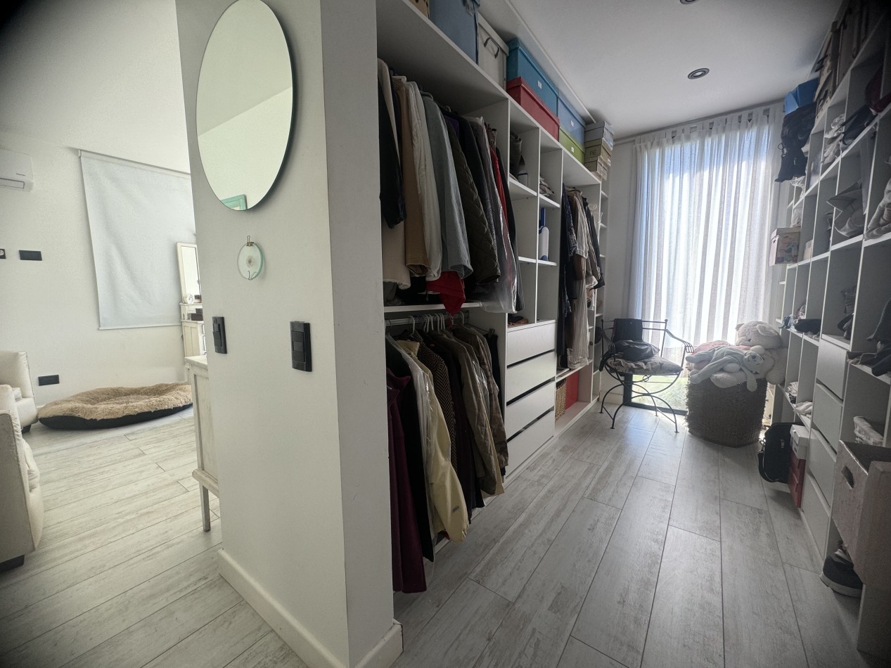 EXCELENTE CASA EN VENTA CON PISCINA EN ARENAS DEL SUR