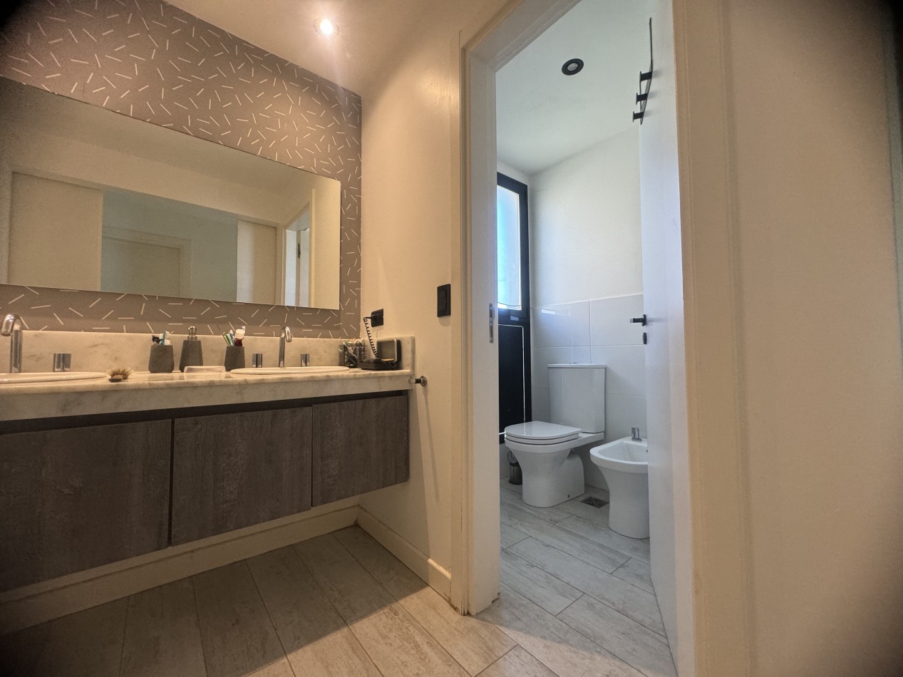 EXCELENTE CASA EN VENTA CON PISCINA EN ARENAS DEL SUR