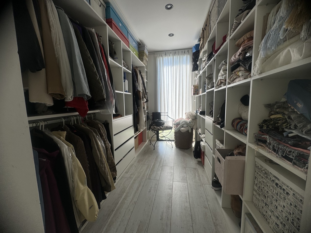 EXCELENTE CASA EN VENTA CON PISCINA EN ARENAS DEL SUR