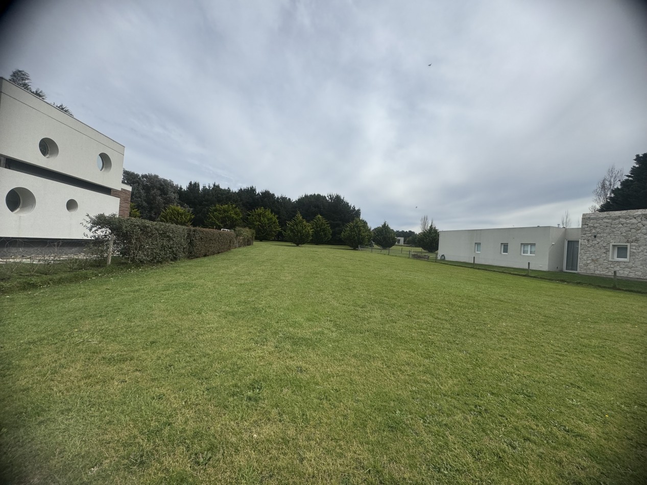VENTA GRAN LOTE EN EL BARRIO PRIVADO RUMENCO