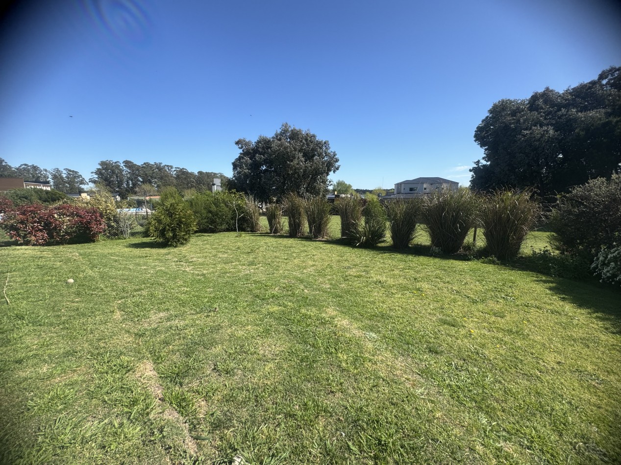 EXCELENTE CASA EN VENTA CON PISCINA EN ARENAS DEL SUR