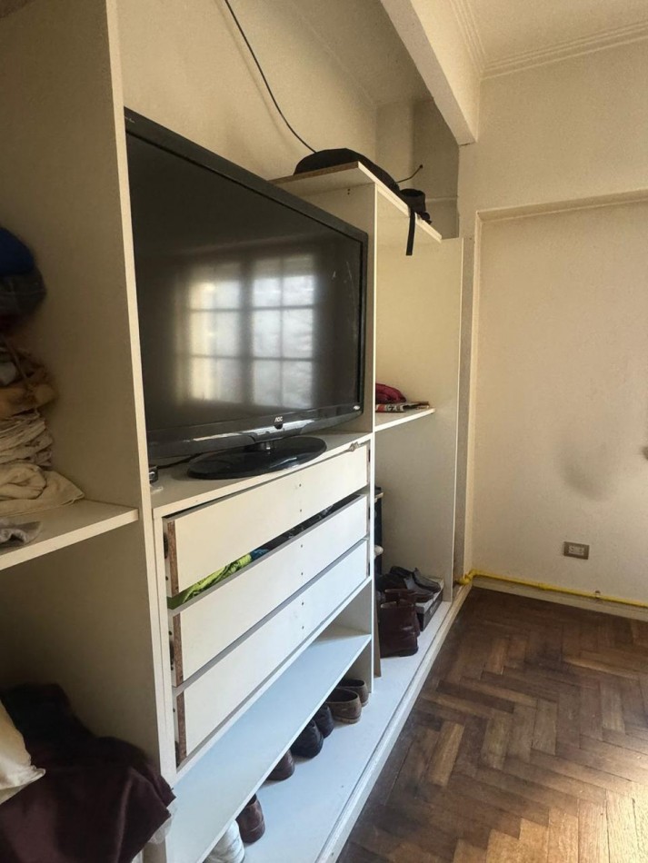 ALQUILER DEPTO 3 AMB CON ESCRITORIO Y ESPACIO DE COCHERA DOBLE. PLAZA COLON
