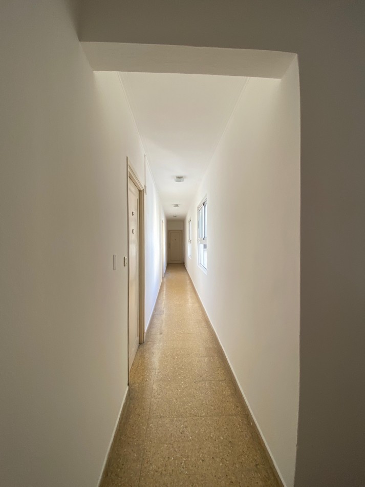 EXCELENTE LOFT DIVISIBLE 28 M2 C BALCON RECICLADO ZONA GUEMES