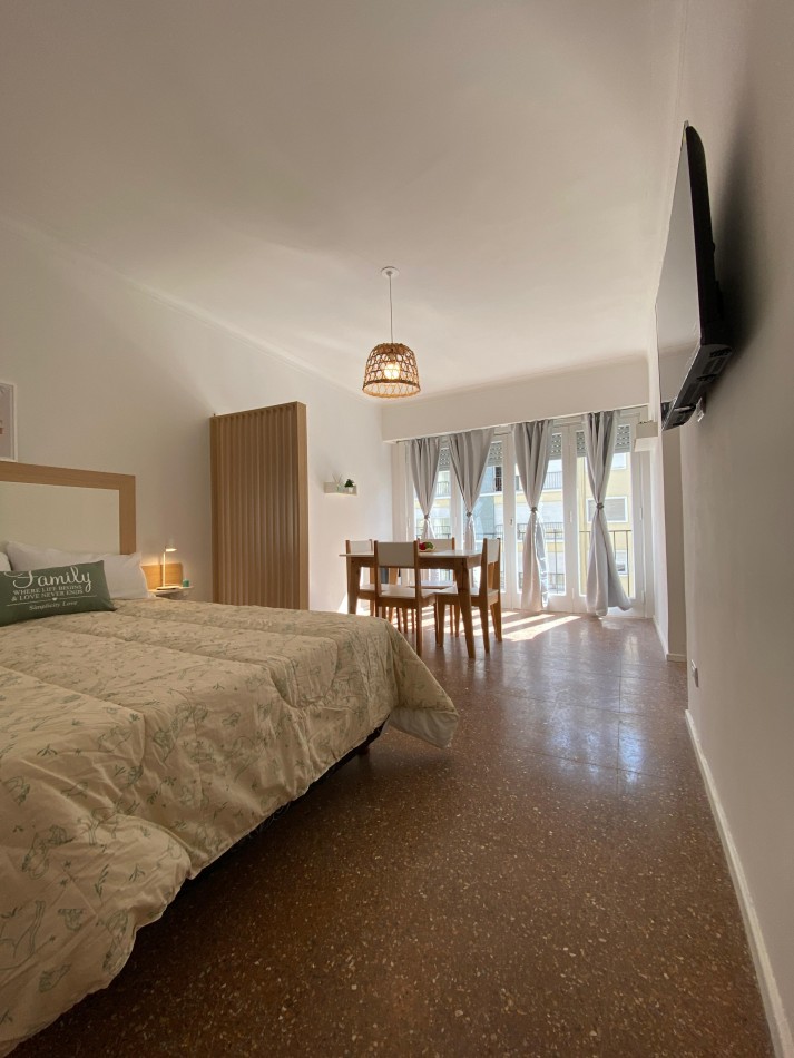 EXCELENTE LOFT DIVISIBLE 28 M2 C BALCON RECICLADO ZONA GUEMES