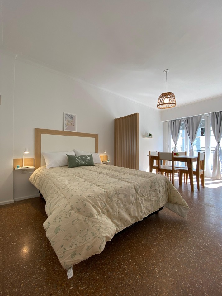 EXCELENTE LOFT DIVISIBLE 28 M2 C BALCON RECICLADO ZONA GUEMES