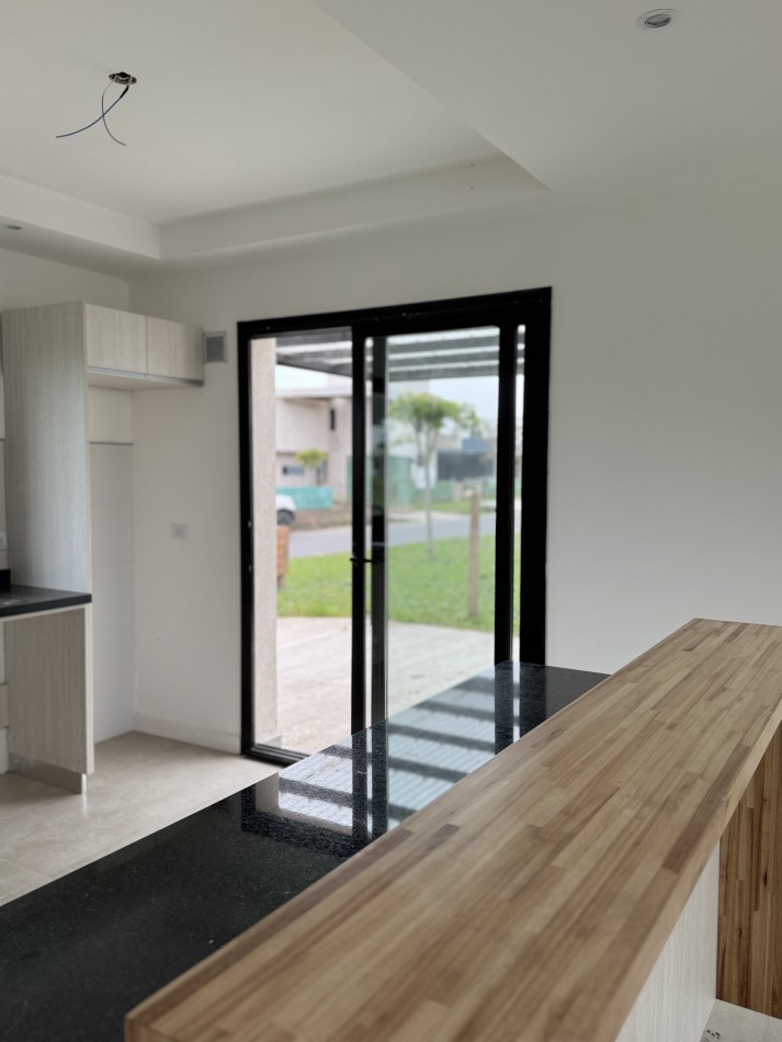 OPORTUNIDAD CASA A ESTRENAR A LA VENTA EN EL BARRIO PRIVADO RUMENCO JOVEN