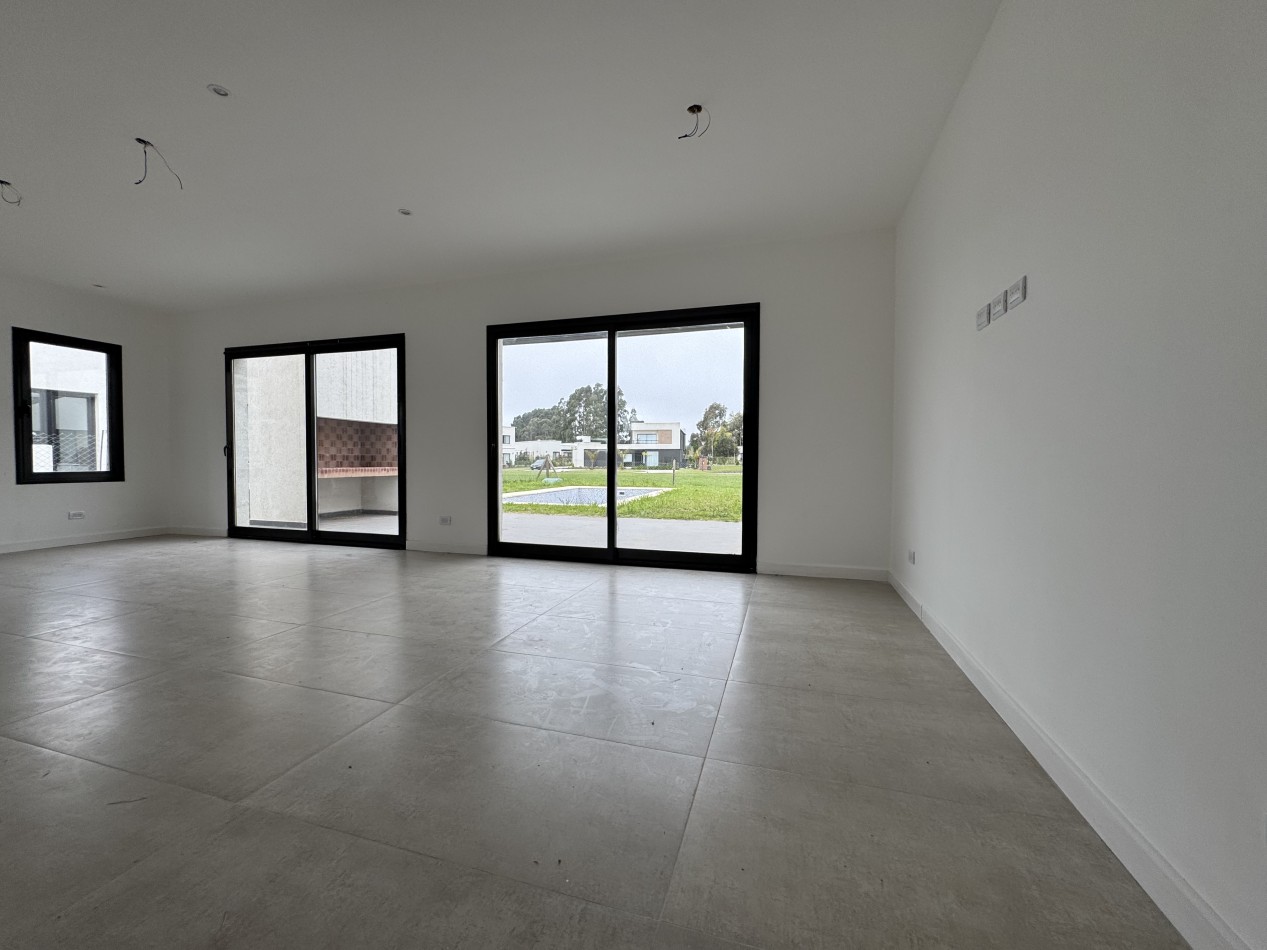 OPORTUNIDAD CASA A ESTRENAR A LA VENTA EN EL BARRIO PRIVADO RUMENCO JOVEN