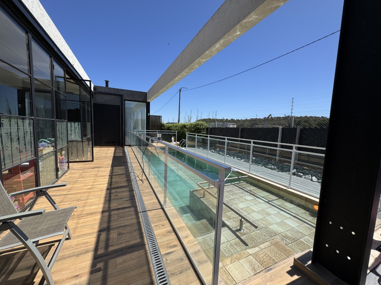 CASA EN VENTA CON PISCINA EN RUMENCO JOVEN