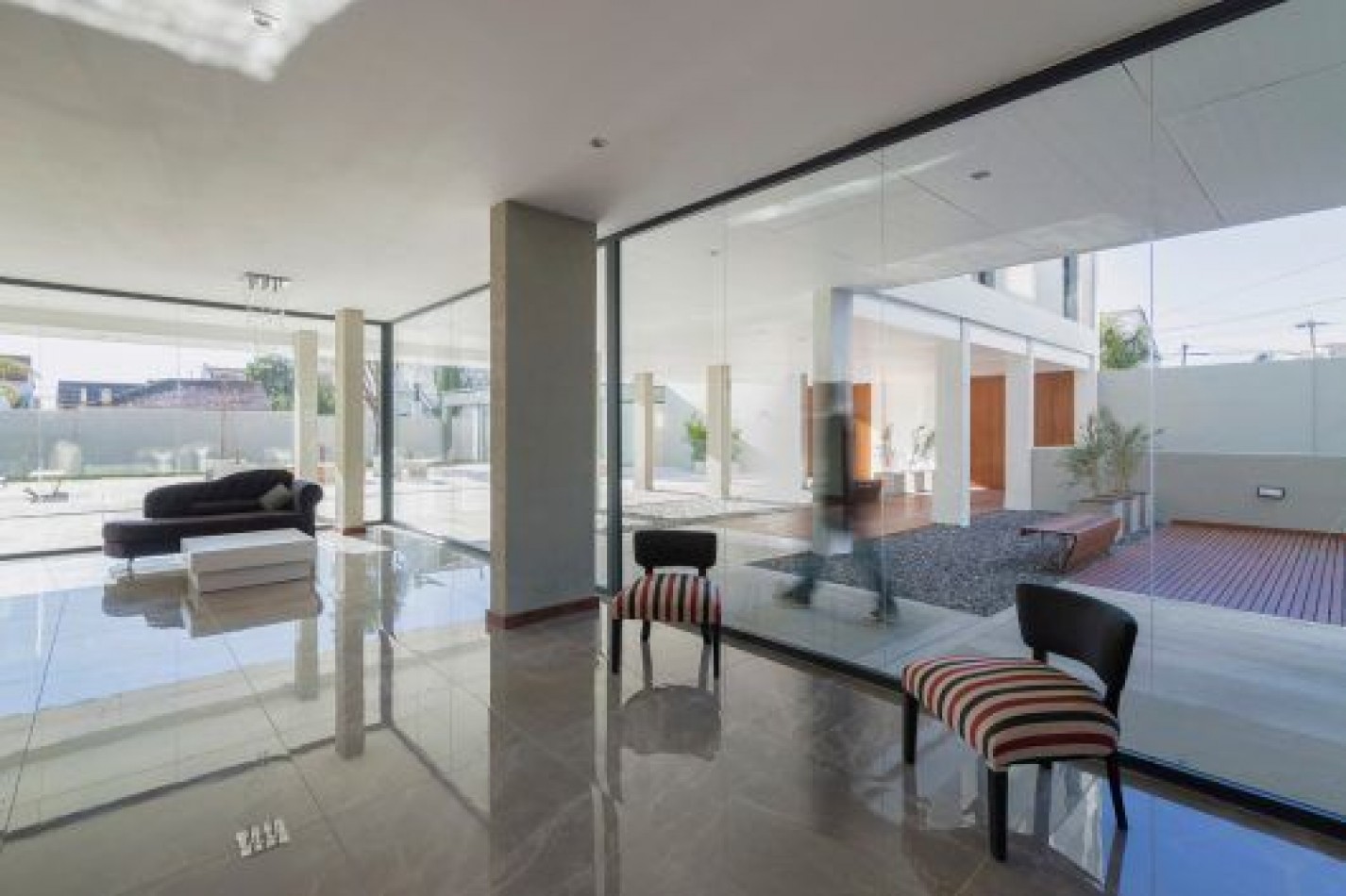 BONJO III PURO DISEÑO!!! INCREIBLE DEPTO 2 AMB AL FTE C BALCON Y 2 COCHERAS LA PERLA
