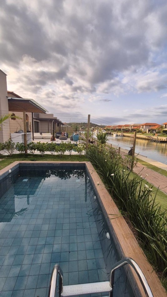 CASA EN VENTA Y ALQUILER TEMPORARIO EN BARRIO PRIVADO DE BUZIOS