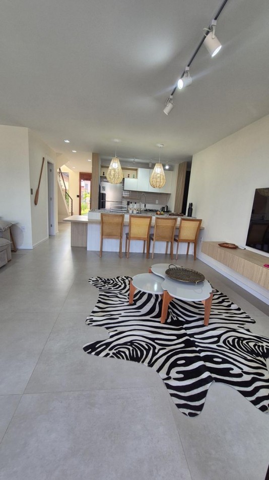 CASA EN VENTA Y ALQUILER TEMPORARIO EN BARRIO PRIVADO DE BUZIOS