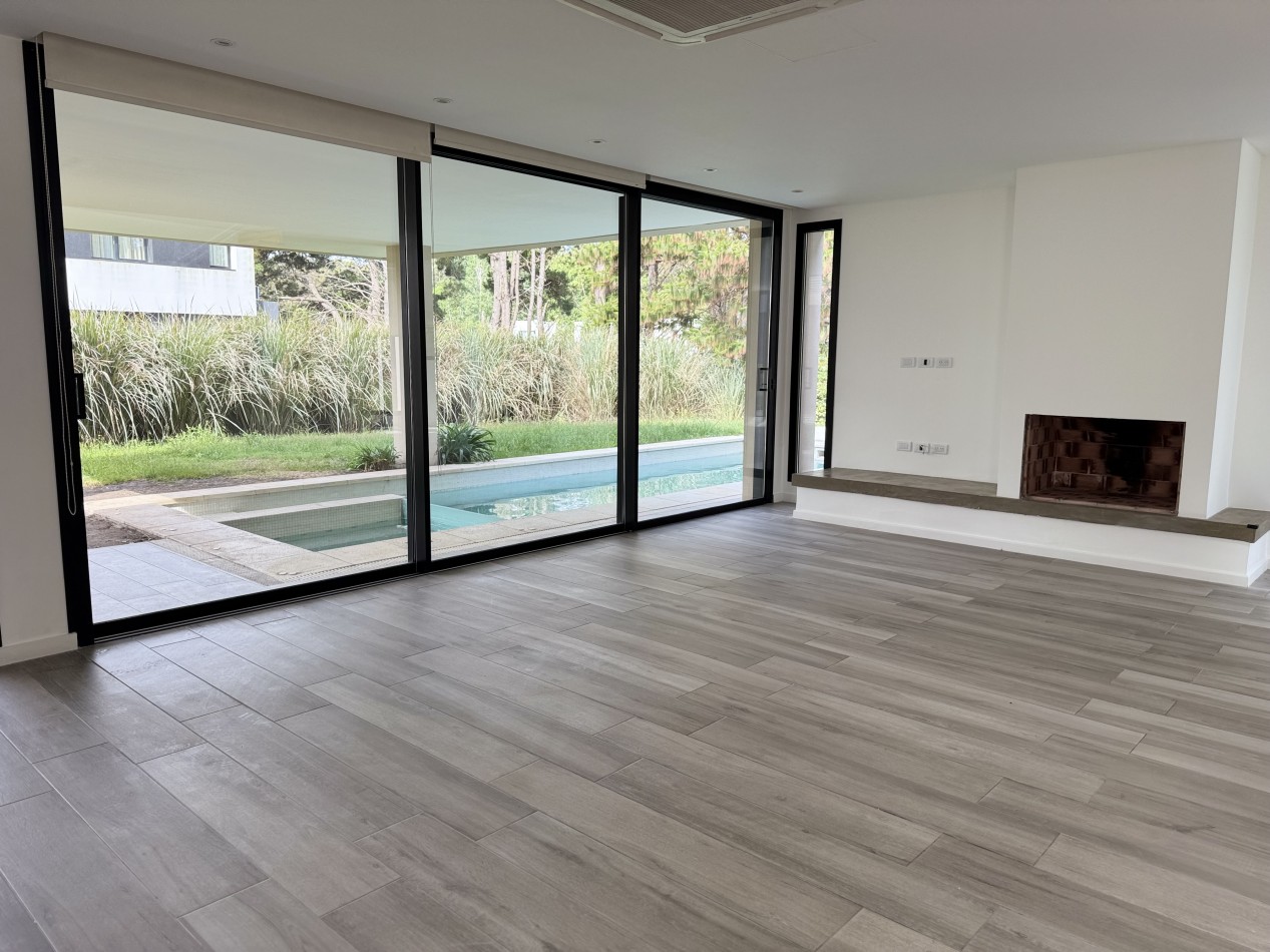 VENTA EN RUMENCO MODERNA CASA 4 AMB CON PISCINA