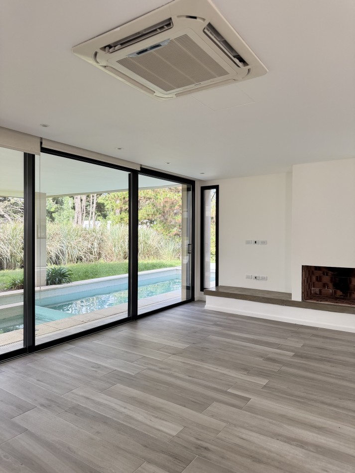 VENTA EN RUMENCO MODERNA CASA 4 AMB CON PISCINA