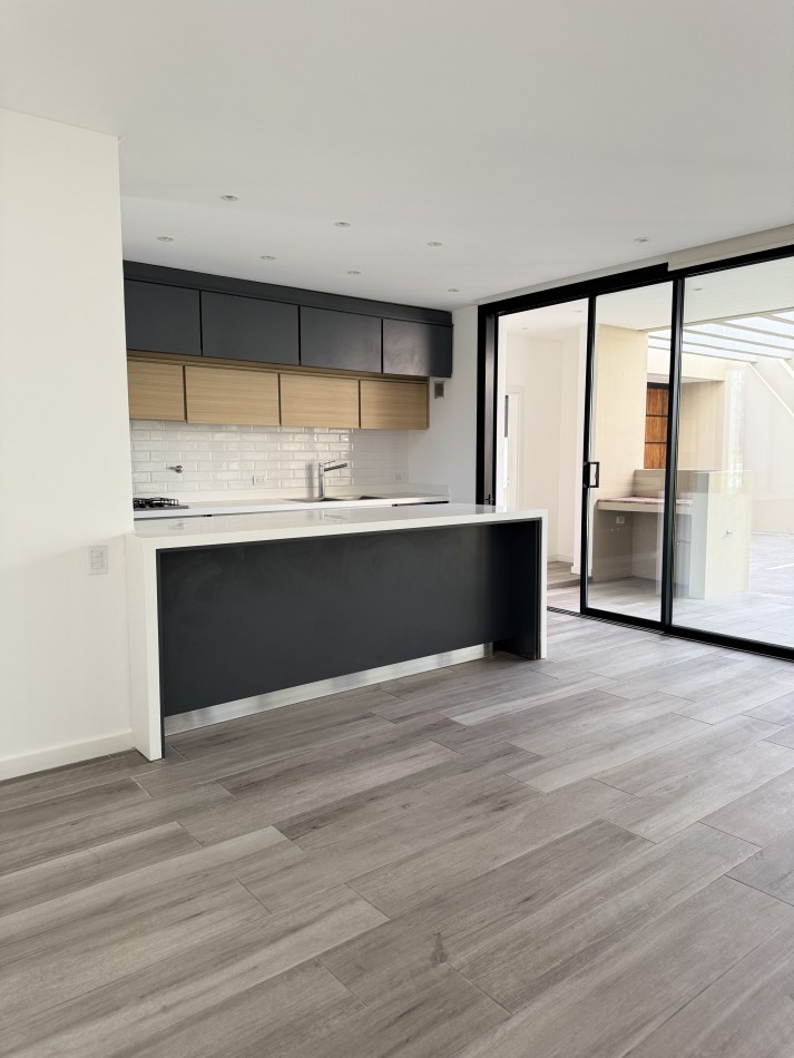 VENTA EN RUMENCO MODERNA CASA 4 AMB CON PISCINA