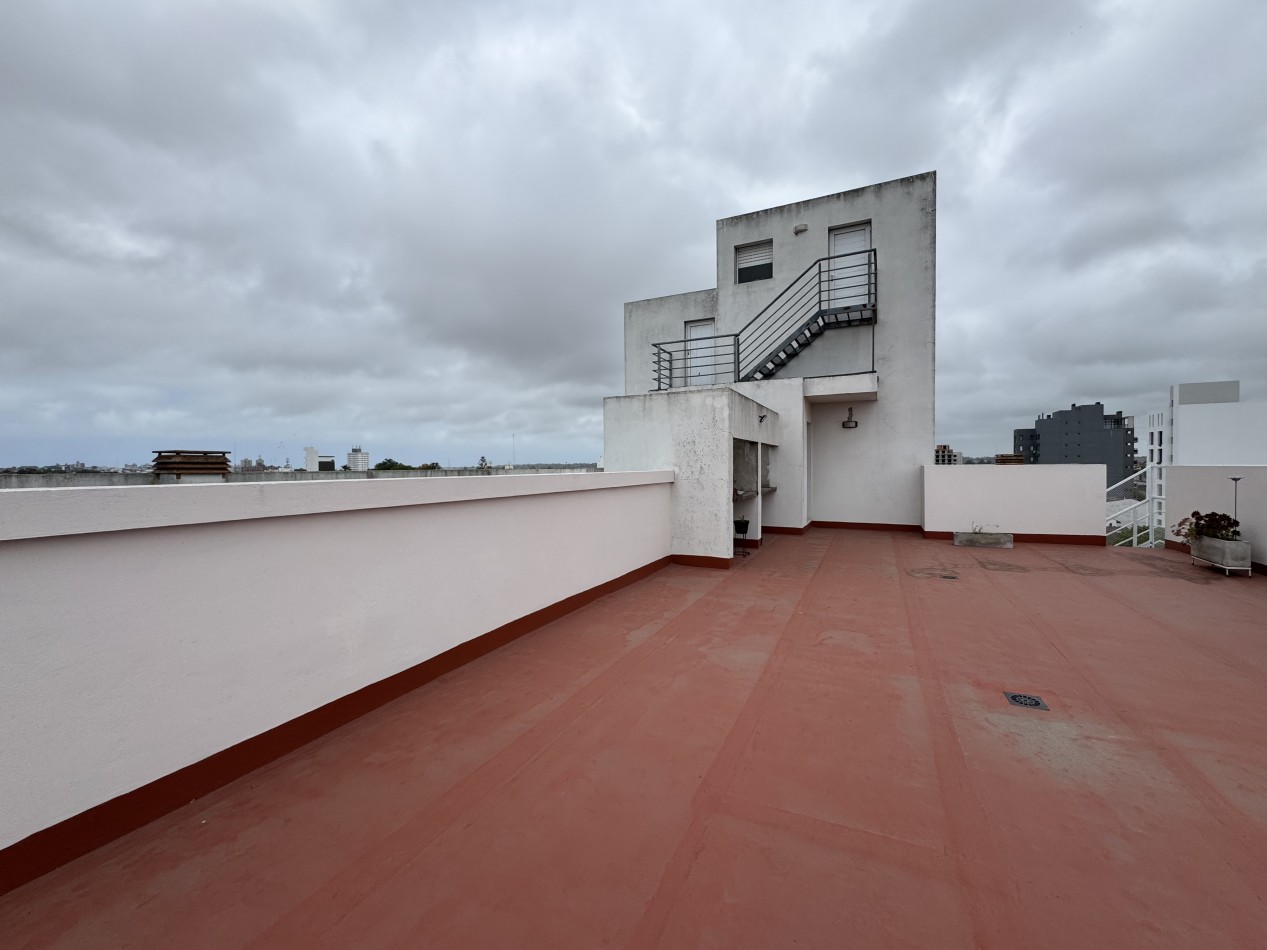 VENTA EXCELENTE DEPTO 3 AMB CON TERRAZA PRIVADA