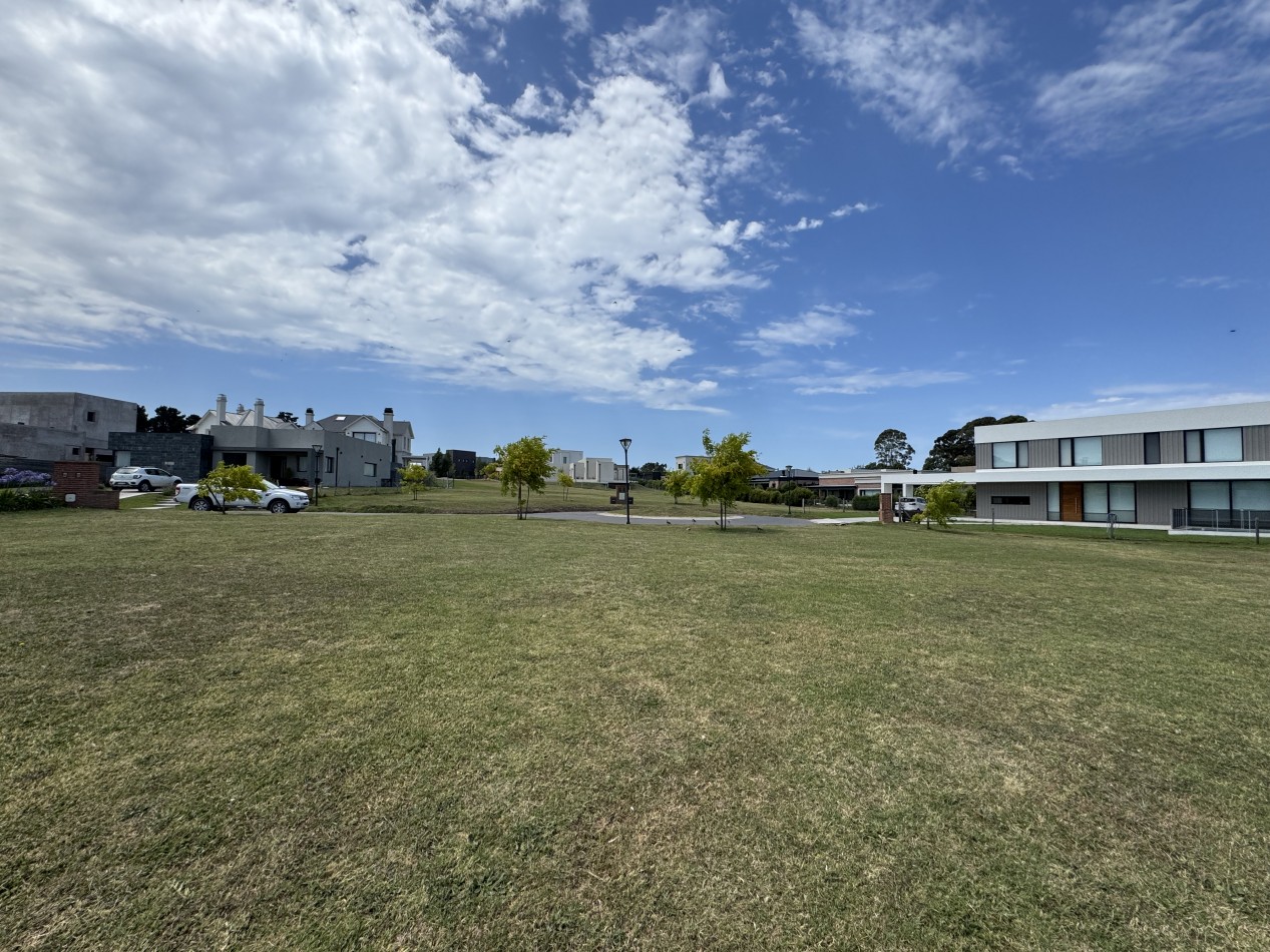 LOTE EN VENTA EN EL BARRIO PRIVADO RUMENCO JOVEN