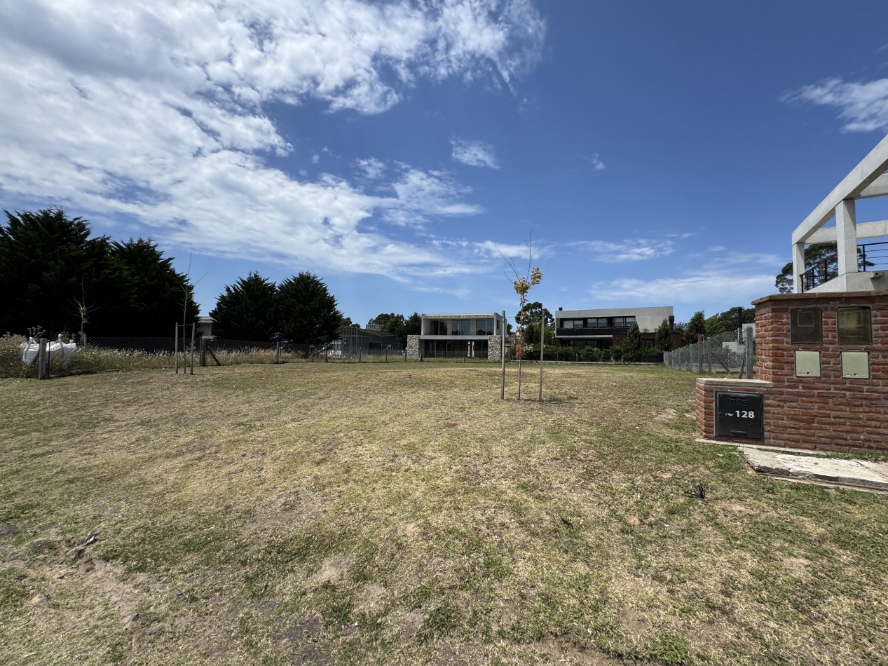 LOTE EN VENTA EN EL BARRIO PRIVADO RUMENCO JOVEN