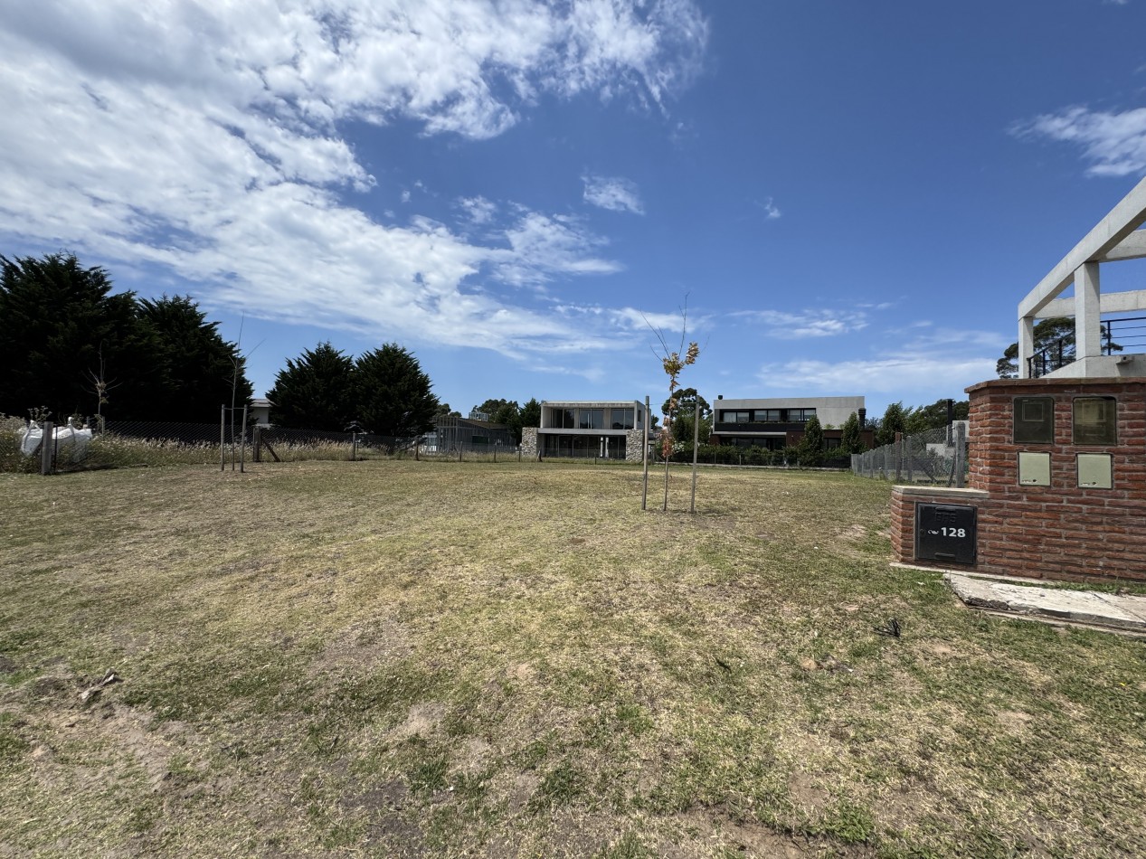 LOTE EN VENTA EN EL BARRIO PRIVADO RUMENCO JOVEN