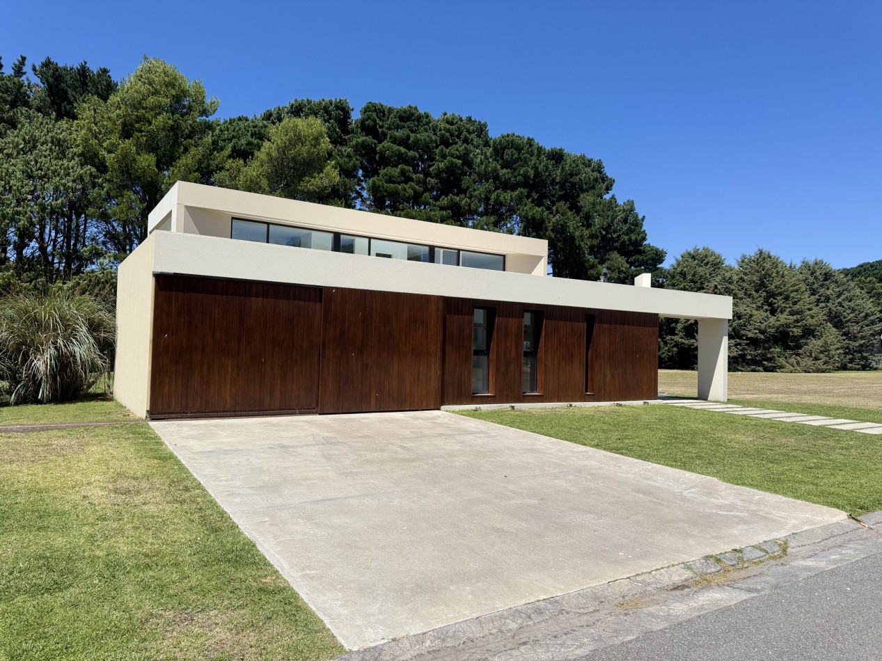 VENTA EN RUMENCO MODERNA CASA 4 AMB CON PISCINA