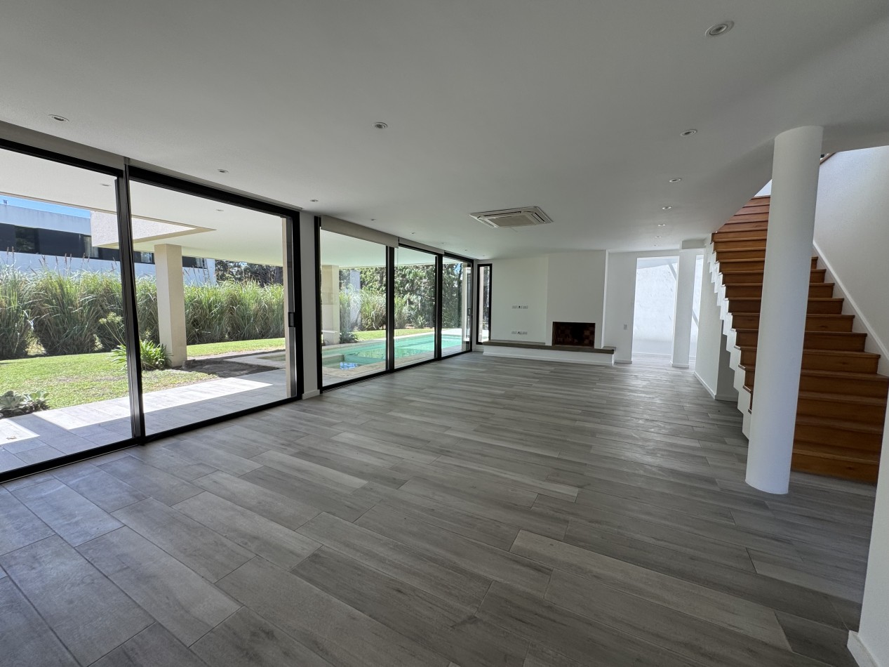 VENTA EN RUMENCO MODERNA CASA 4 AMB CON PISCINA
