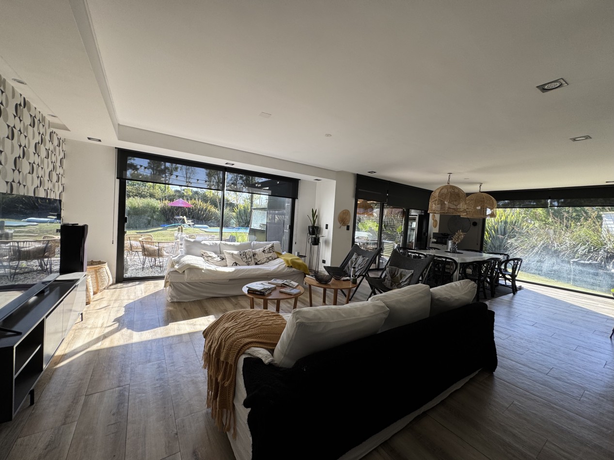 EXCELENTE CASA CON PISCINA EN VENTA EN BARRIO PRIVADO RUMENCO