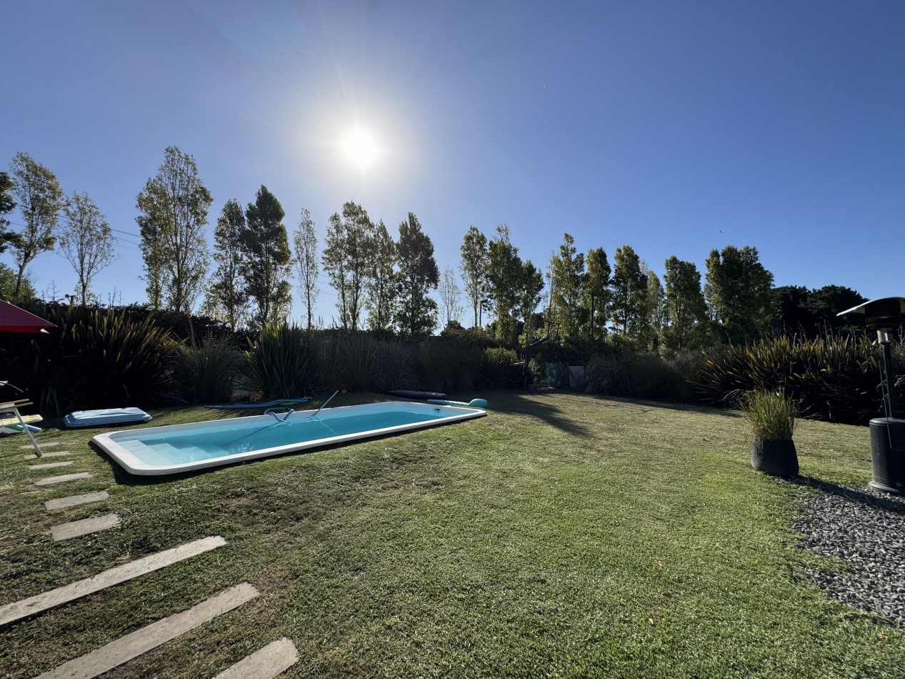EXCELENTE CASA CON PISCINA EN VENTA EN BARRIO PRIVADO RUMENCO