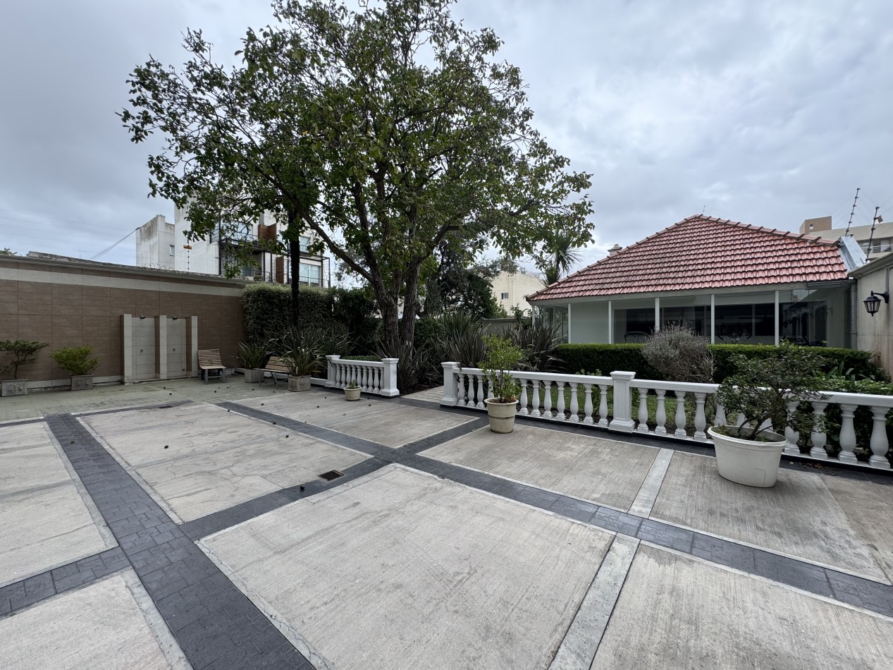 VENTA DEPTO 4 AMBIENTES MAS OFFICE CON BALCON Y COCHERA