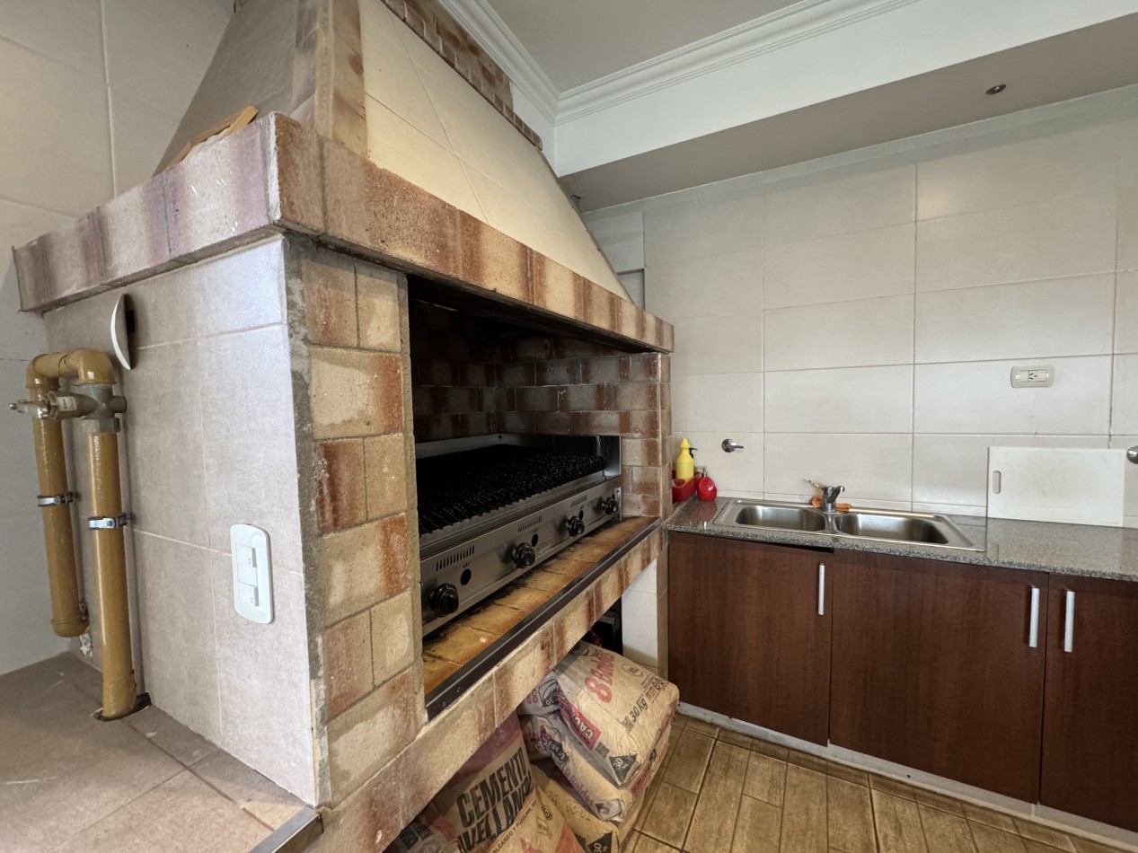 VENTA DEPTO 4 AMBIENTES MAS OFFICE CON BALCON Y COCHERA