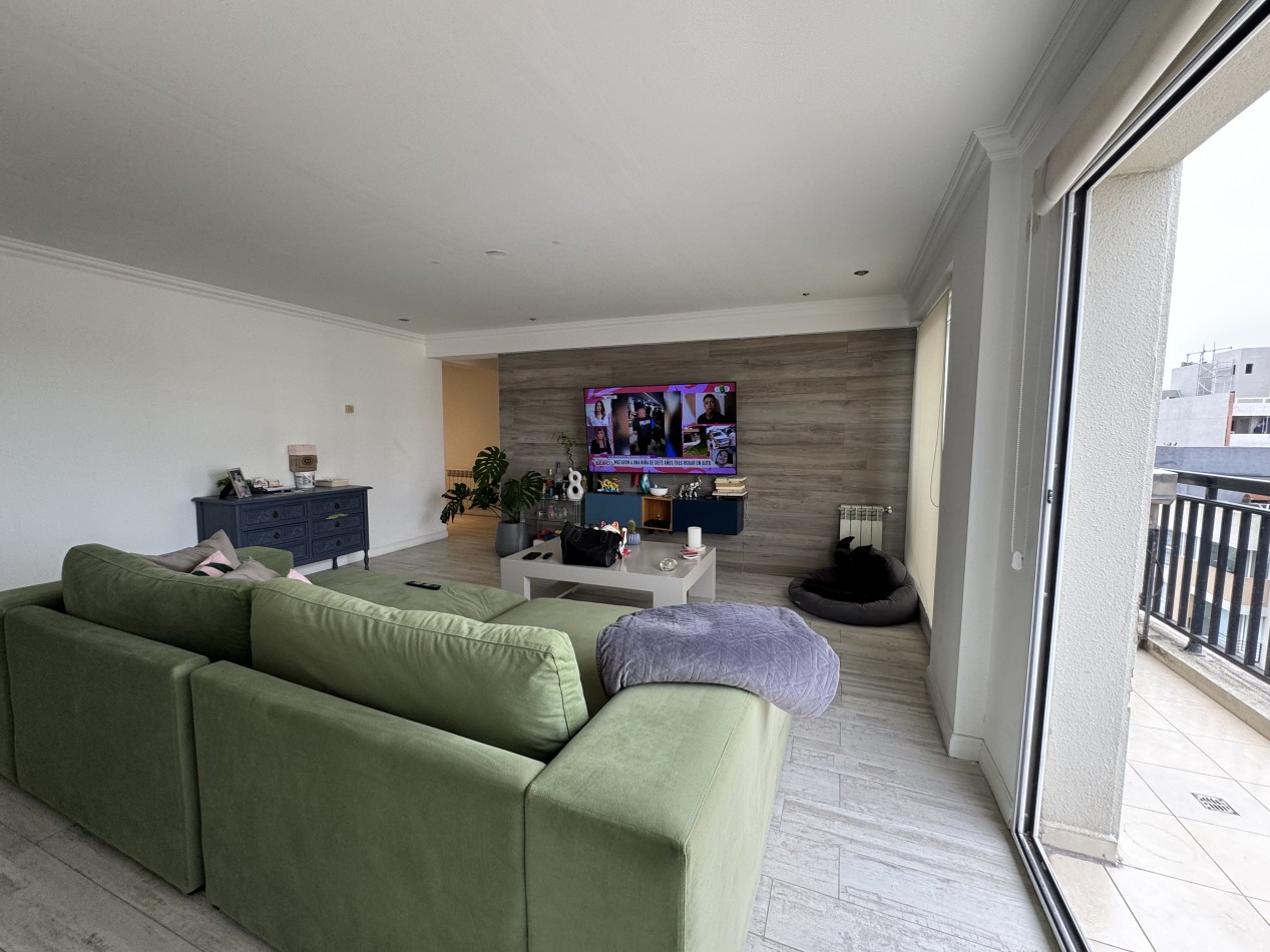 VENTA DEPTO 4 AMBIENTES MAS OFFICE CON BALCON Y COCHERA