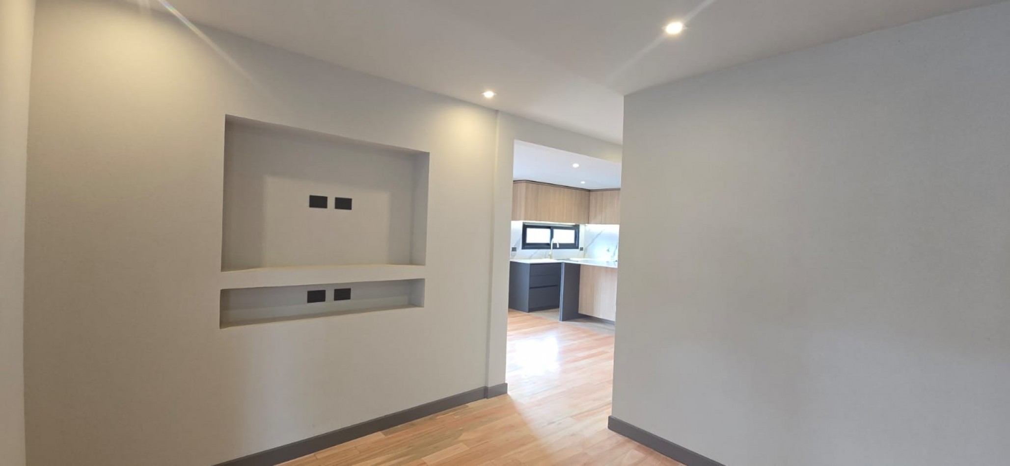 IMPERDIBLE!!! CHALET 3 AMB C GRAN PATIO y PISCINA RECICLADA A NUEVO PARQUE LURO