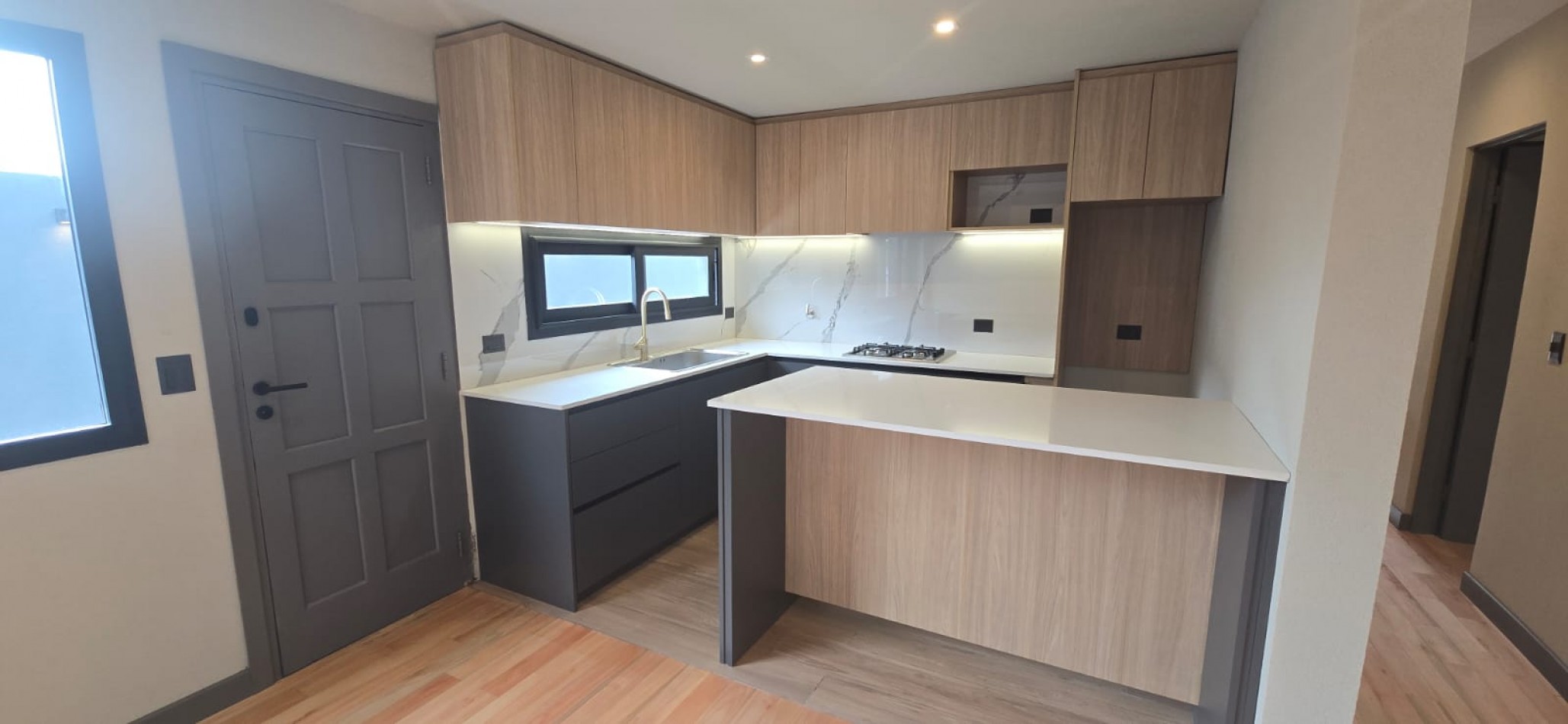 IMPERDIBLE!!! CHALET 3 AMB C GRAN PATIO y PISCINA RECICLADA A NUEVO PARQUE LURO
