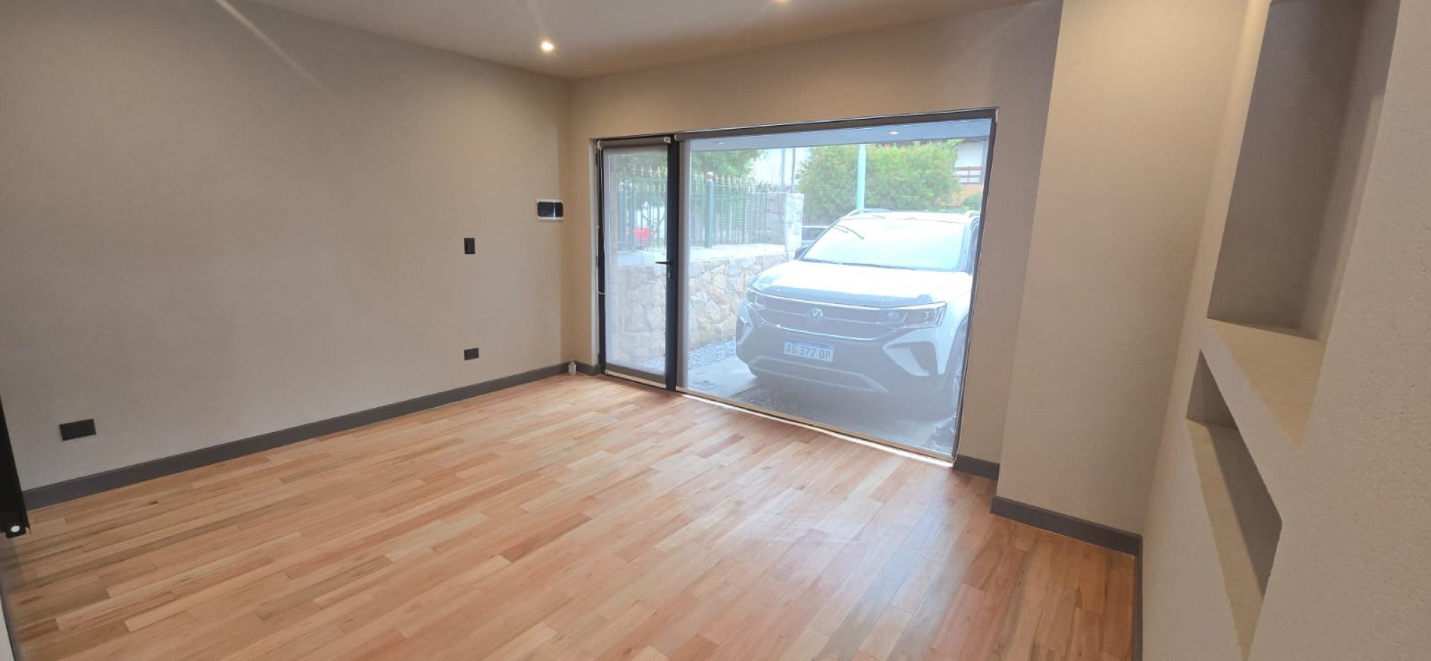 IMPERDIBLE!!! CHALET 3 AMB C GRAN PATIO y PISCINA RECICLADA A NUEVO PARQUE LURO