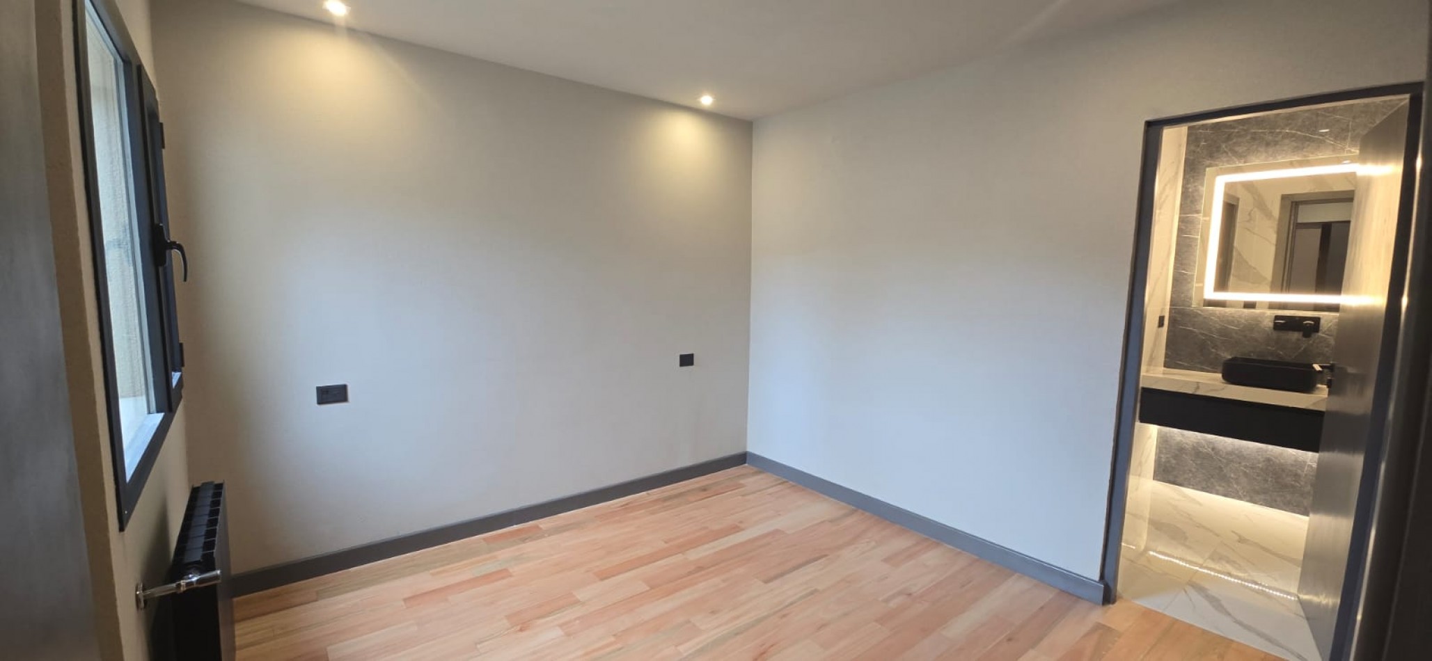 IMPERDIBLE!!! CHALET 3 AMB C GRAN PATIO y PISCINA RECICLADA A NUEVO PARQUE LURO