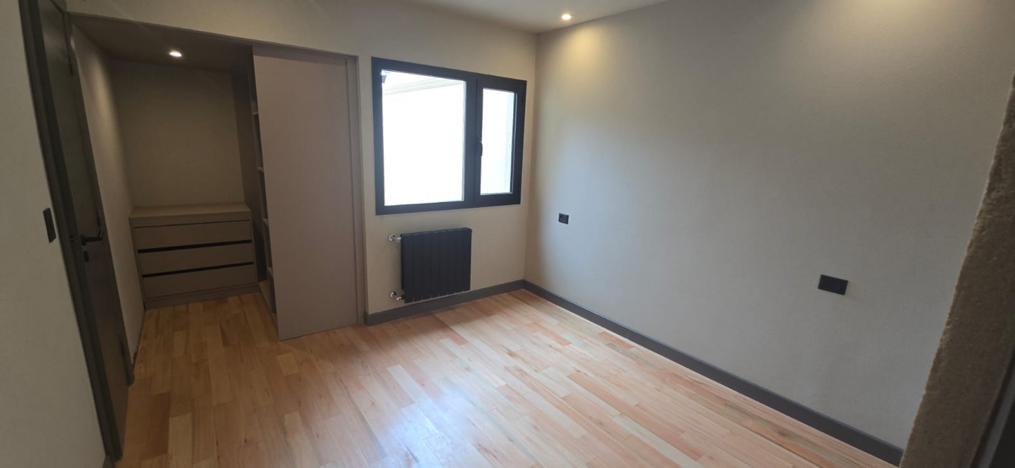 IMPERDIBLE!!! CHALET 3 AMB C GRAN PATIO y PISCINA RECICLADA A NUEVO PARQUE LURO