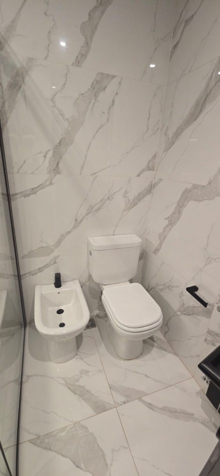 IMPERDIBLE!!! CHALET 3 AMB C GRAN PATIO y PISCINA RECICLADA A NUEVO PARQUE LURO
